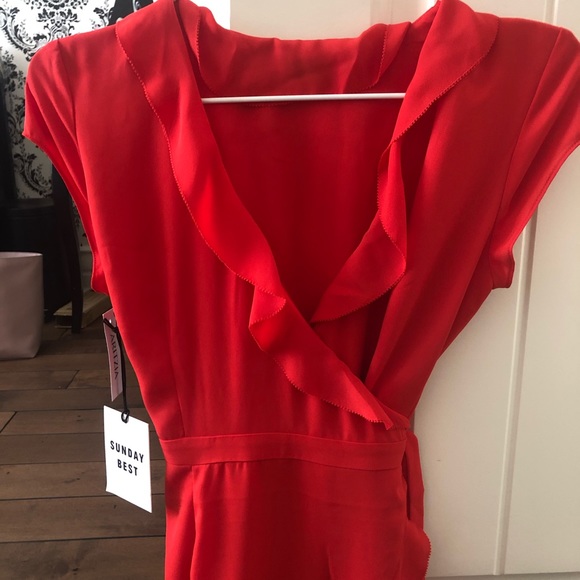 Aritzia red dress - Picture 8 of 9